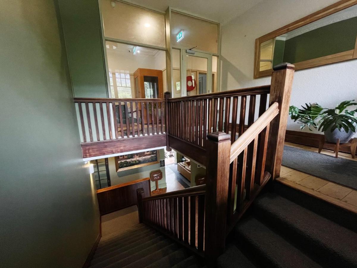 Alpine Hotel, Eat Drink Sleep Warburton Extérieur photo