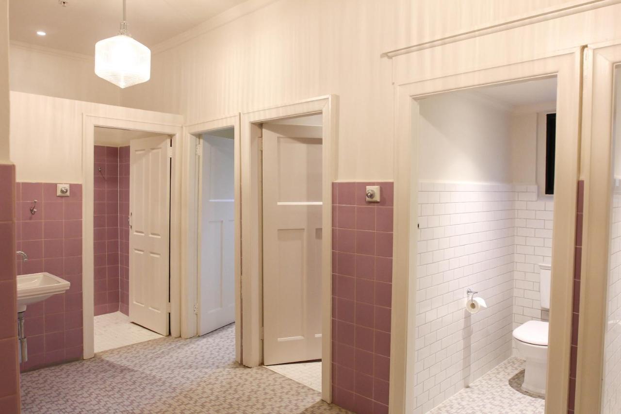 Alpine Hotel, Eat Drink Sleep Warburton Chambre photo