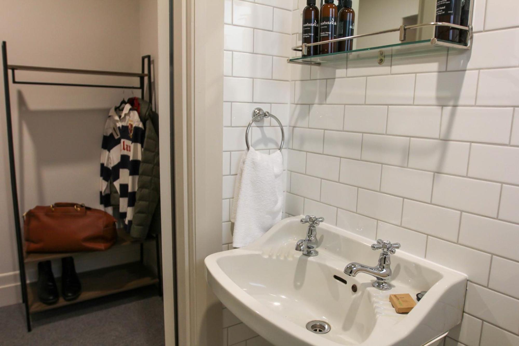 Alpine Hotel, Eat Drink Sleep Warburton Extérieur photo