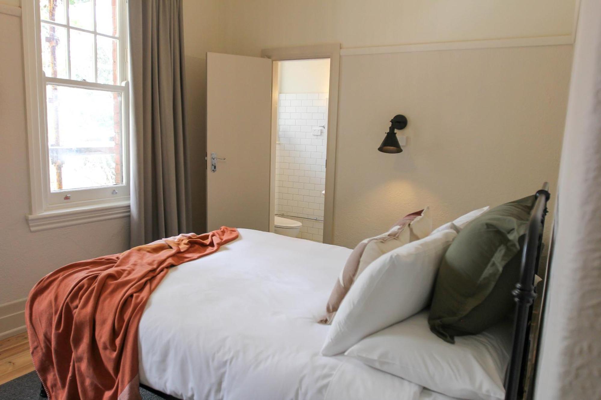 Alpine Hotel, Eat Drink Sleep Warburton Extérieur photo